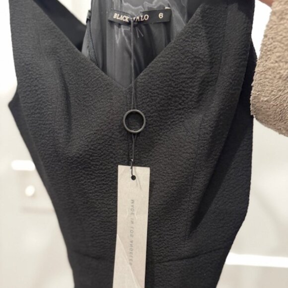 Black Halo Women's Black Maja V-neck Jumpsuit, Size 6 - Picture 5 of 5